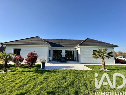 Maison de plain-pied à vendre 427 000 € 6 pièces 4 chambres 155 m² 5 200 m² de terrain Le Thuit de l'Oison 27370