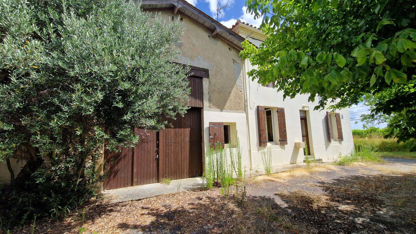 Maison 6 pièces 140 m² · à Saint-Martin-de-Sescas · 140 m² · 191 000 €