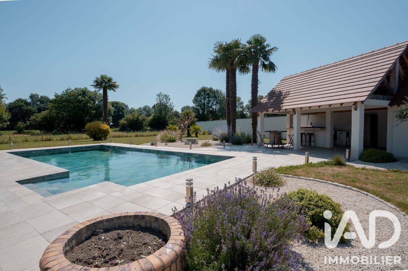 Maison 5 pièces 221 m² · à Barzun · 221 m² · 579 000 €