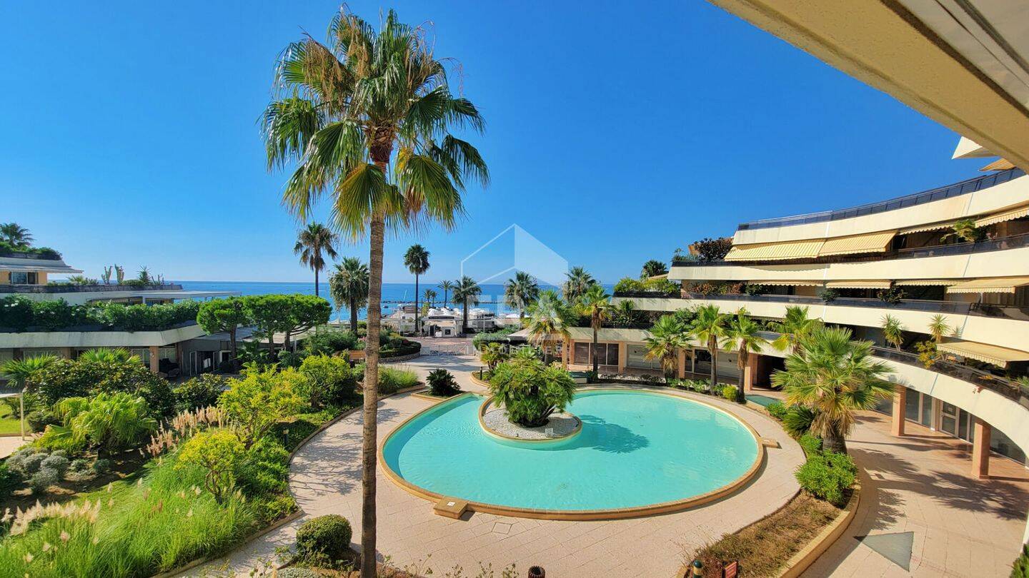 Appartement 3 pièces 99 m² · à Saint-Laurent-du-Var · 99 m² · 830 000 €