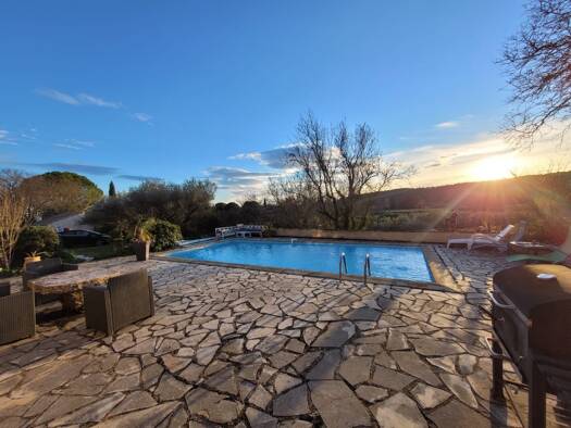 Maison à vendre 579 000 € 10 pièces 6 chambres 154,5 m² 3 500 m² de terrain Cotignac 83570