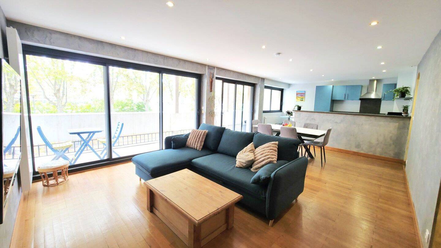 Appartement 3 pièces 83 m² · à Lyon 7ème Arrondissement · 83 m² · 2 350 €