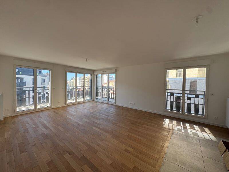 Appartement 3 pièces 82 m² · à Courbevoie · 81,7 m² · 2 119 €/mois