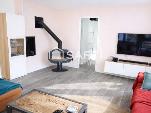 Maison à vendre 487 500 € 7 pièces 4 chambres 172 m² 3 500 m² de terrain Plonévez-du-Faou 29530