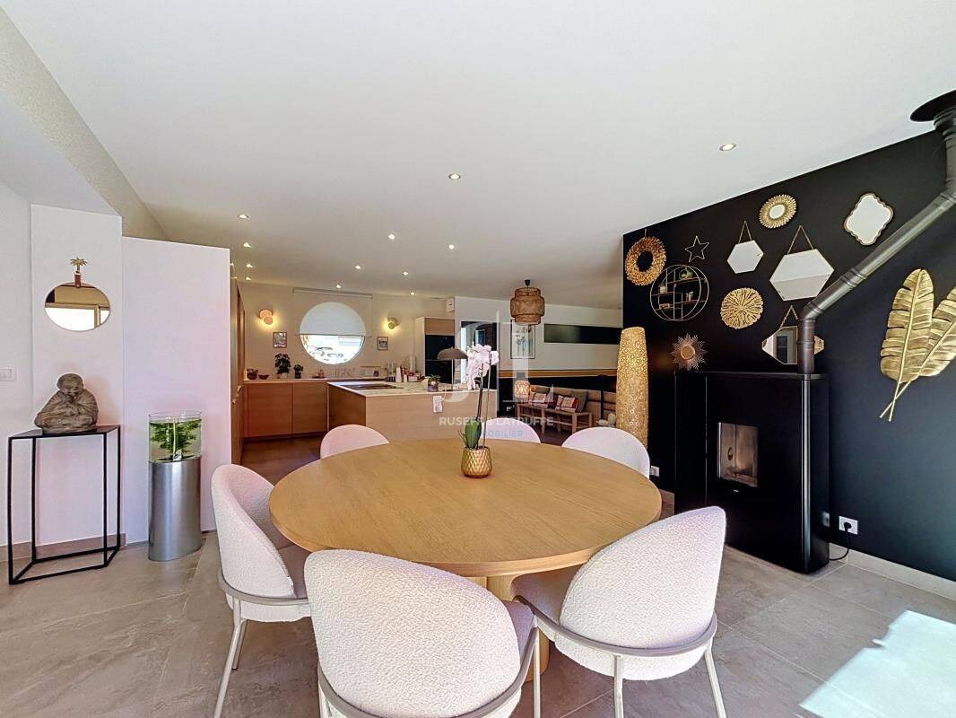 Maison 9 pièces 242 m² · à Lanester · 242 m² · 582 750 €