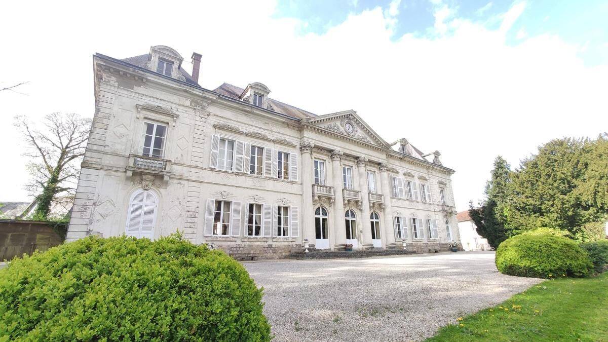 Maison 17 pièces 700 m² · à Saulty · 700 m² · 899 950 €