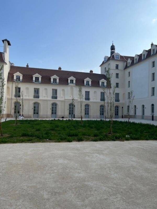 Appartement 2 pièces 85 m² · à Juilly · 85 m² · 998 €/mois