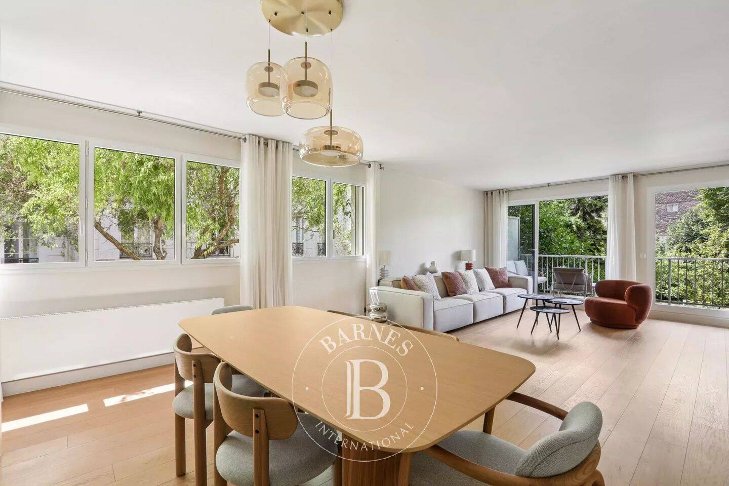 Appartement 4 pièces 104 m² · à Paris 7ème Arrondissement · 103,7 m² · 7 700 €/mois