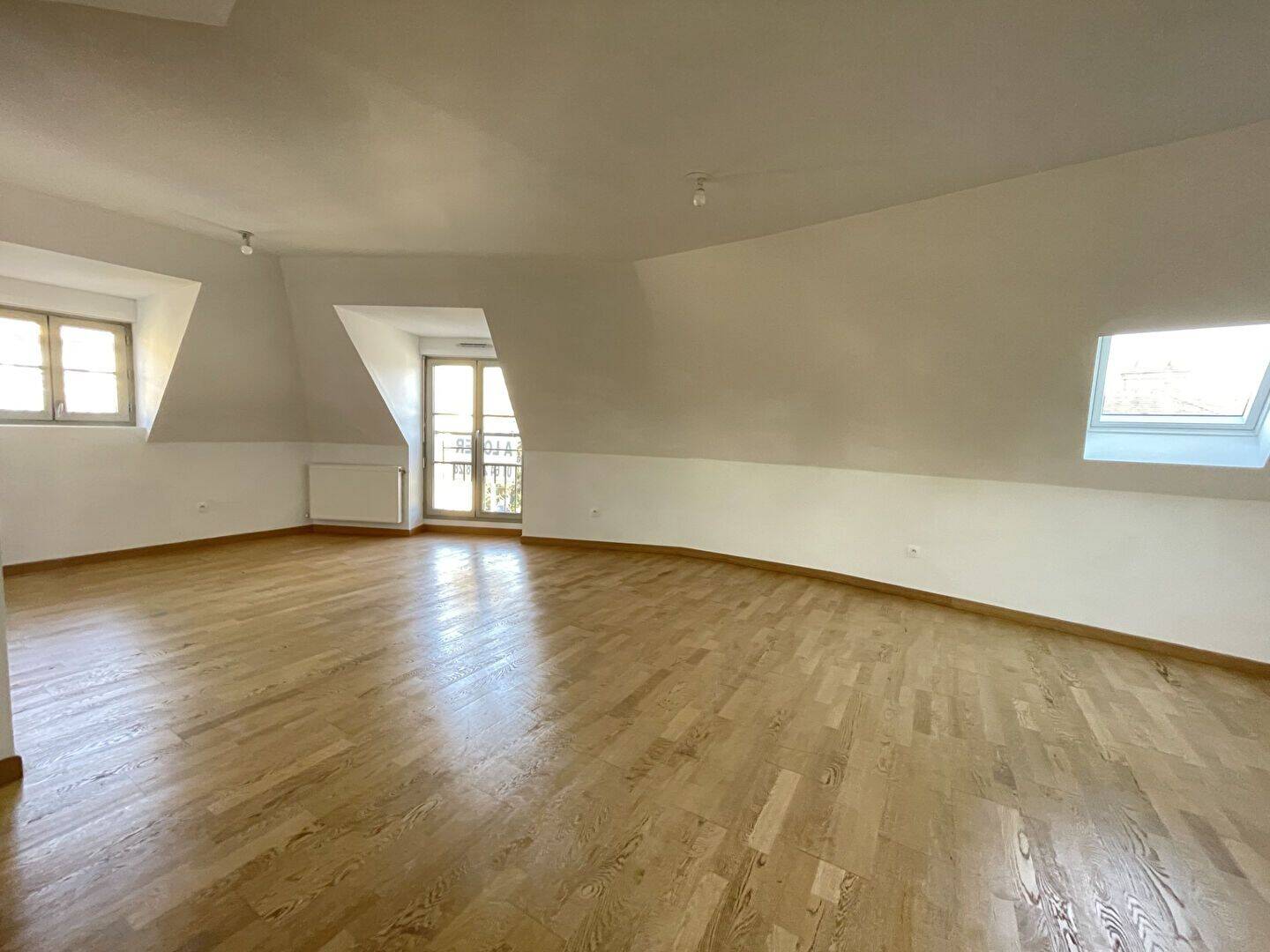 Appartement 3 pièces 71 m² · à Fontainebleau · 71,1 m² · 1 575 €