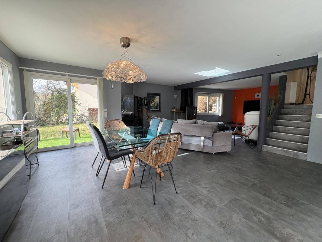 Maison 6 pièces 203 m² · à Annecy · 203 m² · 1 090 000 €