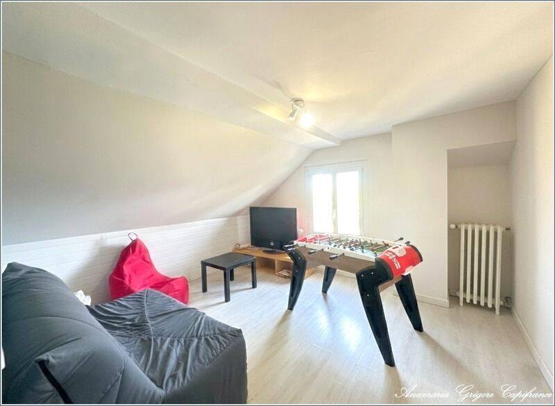 Maison 6 pièces 197 m² · à Courville-sur-Eure · 197 m² · 279 000 €