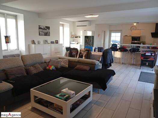 Maison à vendre 296 000 € 5 pièces 3 chambres 138 m² 3 482 m² de terrain Charmeil 03110