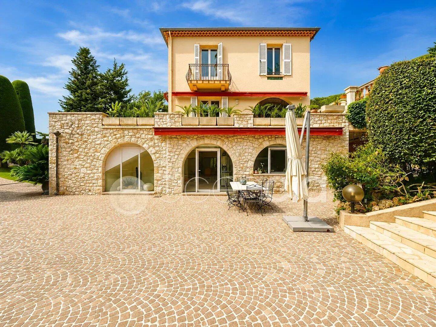 Maison 8 pièces 369 m² · à Le Cannet · 369 m² · 1 990 000 €