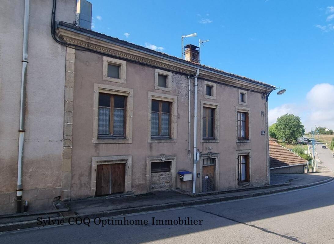 Maison 5 pièces 164 m² · à Darney · 164 m² · 65 000 €