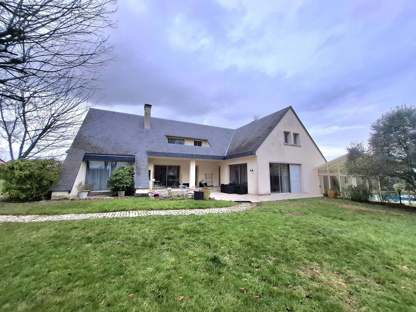 Maison 279 m² · à Mamers · 278,8 m² · 422 000 €