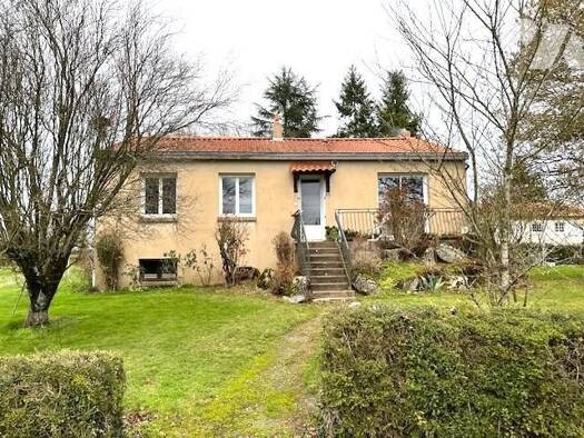Maison à vendre 188 100 € 5 pièces 3 chambres 87 m² 2 746 m² de terrain Les Herbiers 85500
