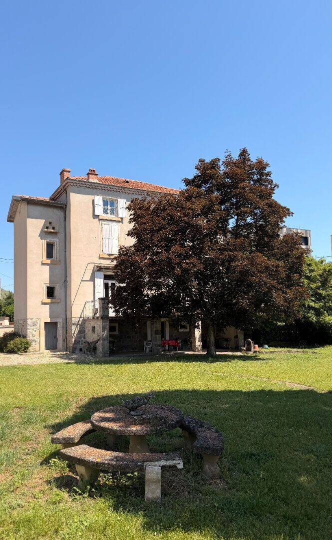 Maison 10 pièces 300 m² · à Tournon-sur-Rhône · 300 m² · 485 000 €