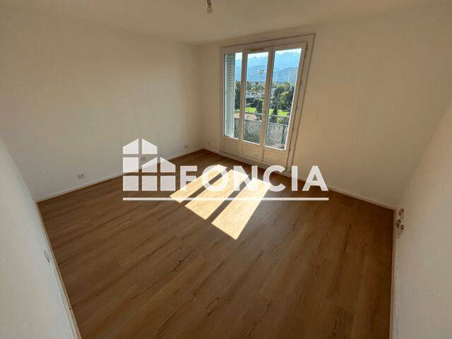 Appartement 3 pièces 56 m² · à Grenoble · 56 m² · 685 €