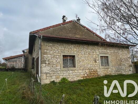 Maison à vendre 180 000 € 5 pièces 2 chambres 150 m² 2 700 m² de terrain Vosbles 39240