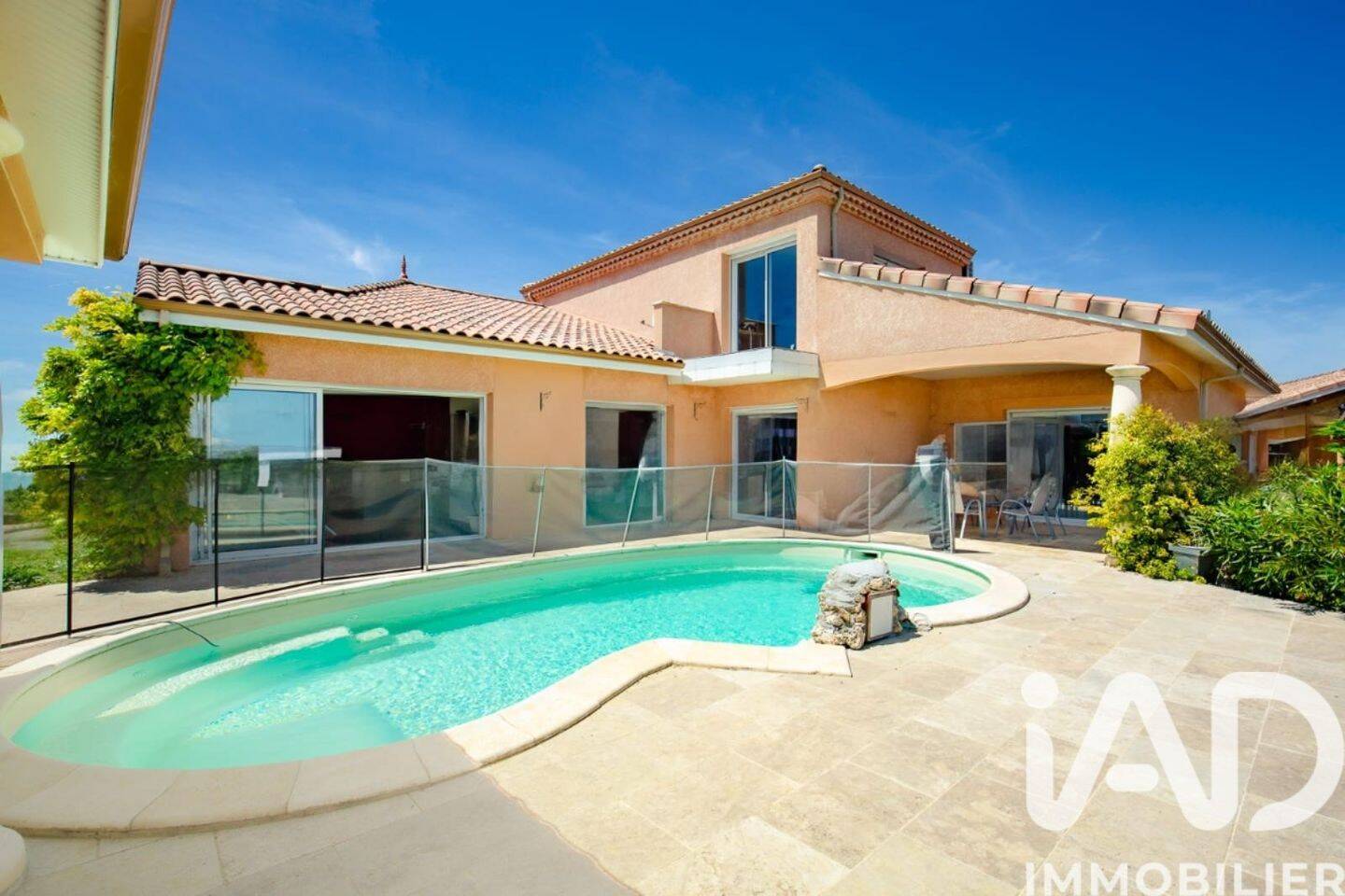 Maison 11 pièces 222 m² · à Maignaut-Tauzia · 222 m² · 1 280 €