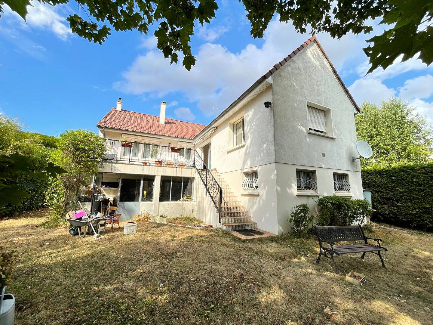 Maison 7 pièces 141 m² · à Épernon · 141 m² · 276 000 €