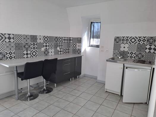 Appartement à louer 450 € 2 pièces 1 chambre 42 m² Étage 3/3 Tulle 19000