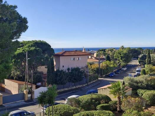 Appartement à vendre 430 000 € 3 pièces 2 chambres 65 m² Étage 2/2 Nord Bandol 83150