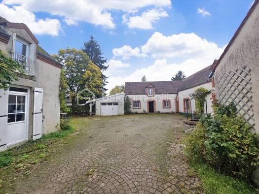 Maison à vendre 316 990 € 10 pièces 3 chambres 192 m² Saint-Benoît-sur-Loire 45730