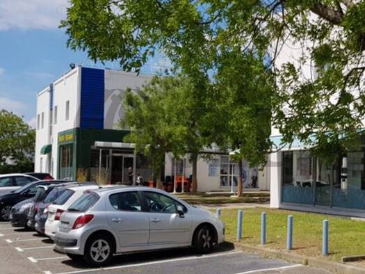Espace bureau à louer 9 406 € 1 338 m² de bureaux divisible de 100 m² à 1 338 m² Estroublans Vitrolles 13127