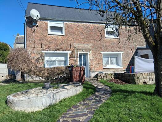 Maison de ville à vendre 146 500 € 4 pièces 3 chambres 101 m² 291 m² de terrain Landrecies 59550