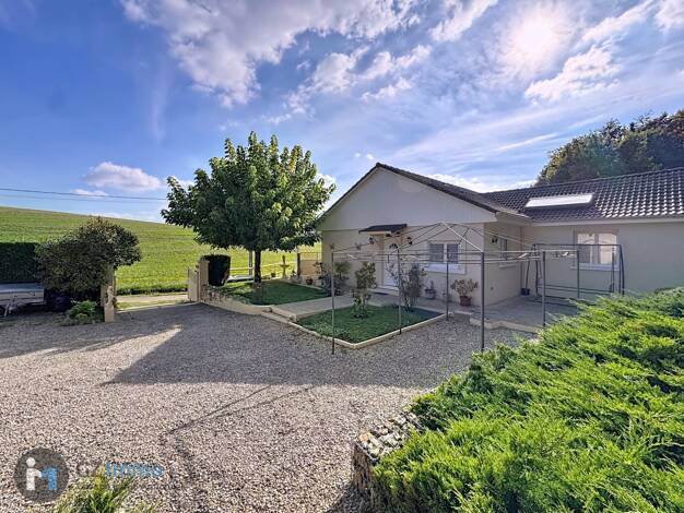 Maison de plain-pied à vendre 189 000 € 5 pièces 3 chambres 92 m² 1 421 m² de terrain Saint-Mards-en-Othe 10160