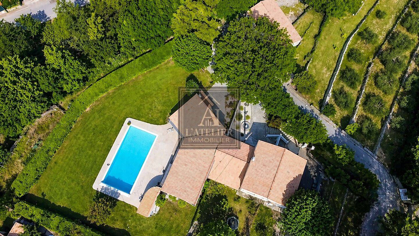 Maison 7 pièces 176 m² · à Solliès-Toucas · 176 m² · 699 000 €