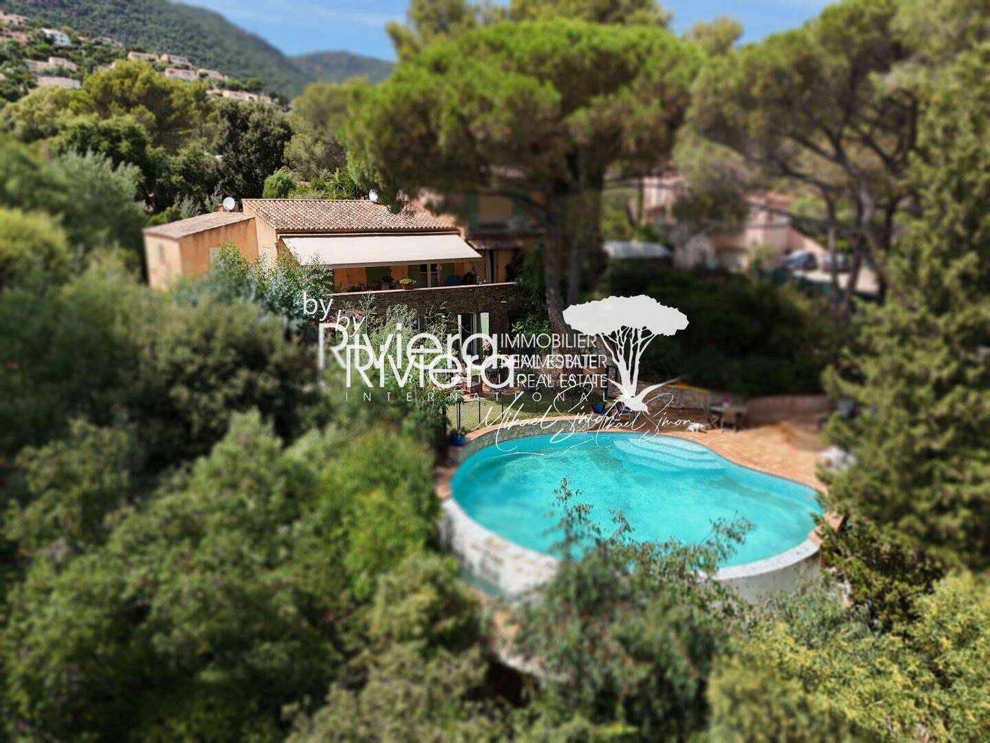 Maison 13 pièces 267 m² · à Cavalaire-sur-Mer · 266,9 m² · 1 700 000 €