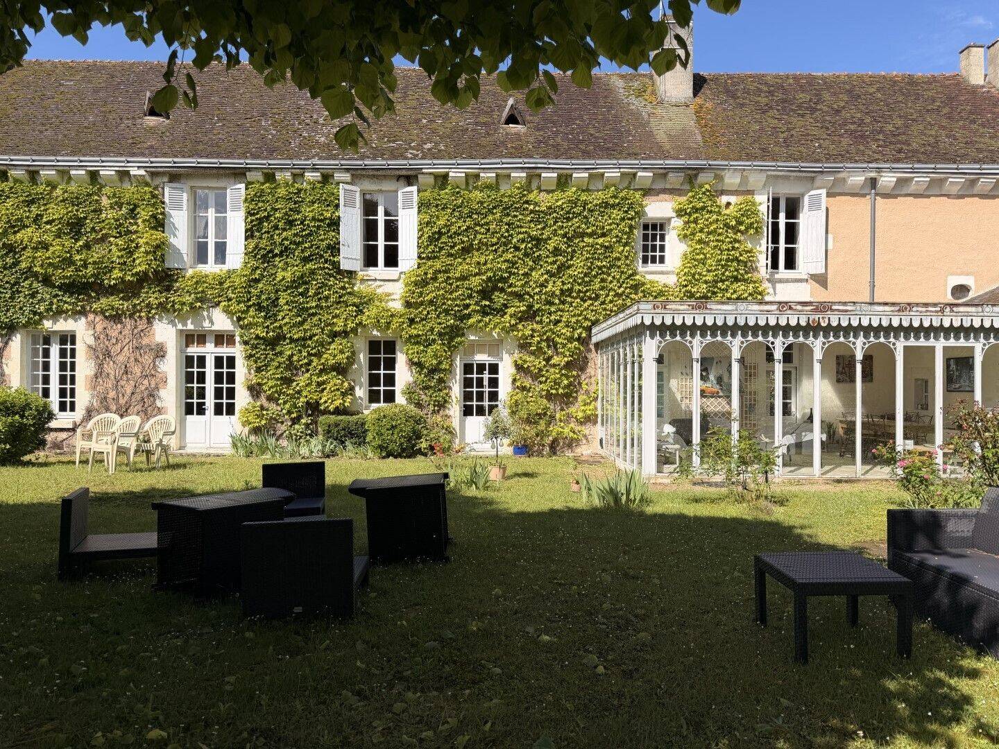 Maison 8 pièces 310 m² · à L'Île-Bouchard · 310 m² · 458 000 €