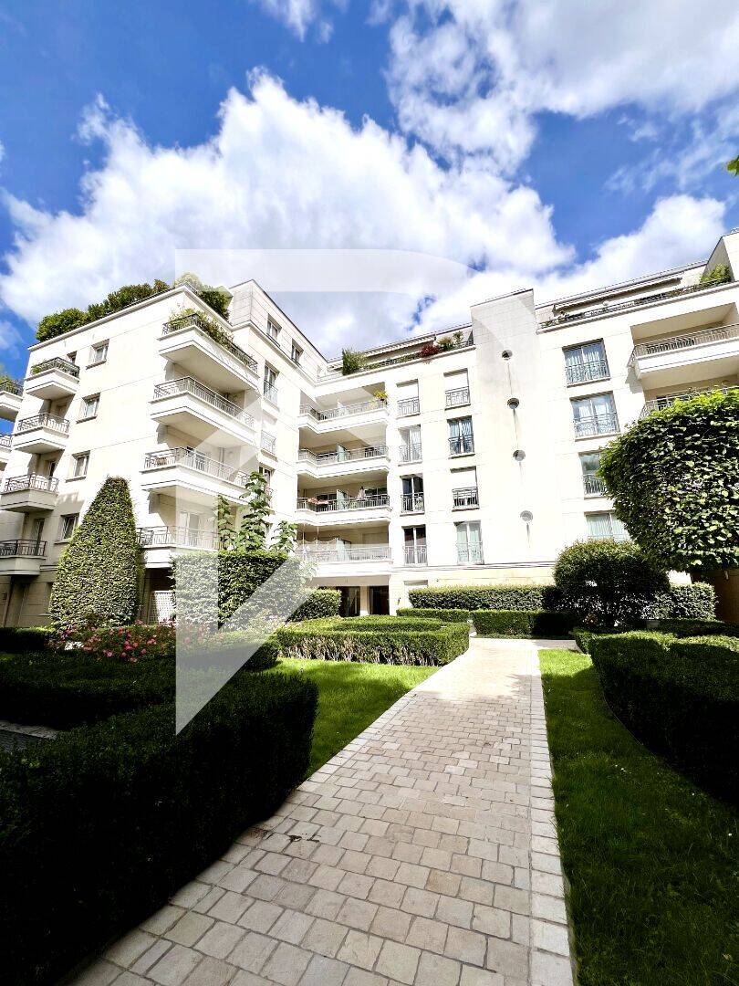 Appartement 3 pièces 66 m² · à Issy-les-Moulineaux · 66 m² · 2 221 €