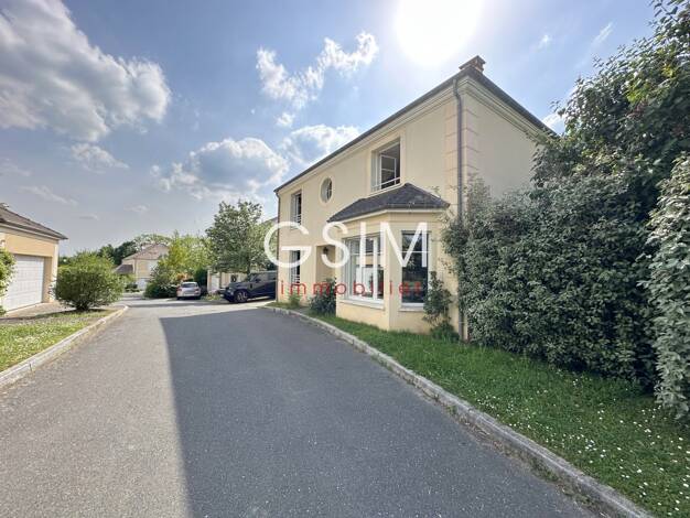 Maison à louer 4 500 € 7 pièces 5 chambres 184 m² 250 m² de terrain Vaucresson 92420