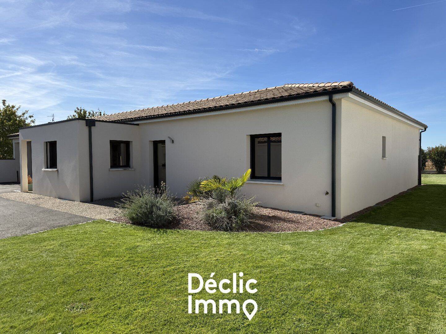 Maison 8 pièces 185 m² · à Jaunay-Marigny · 185 m² · 469 900 €