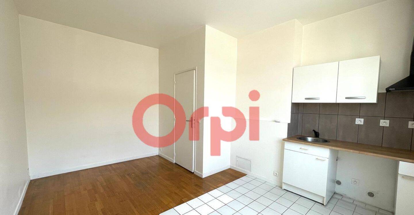 Appartement 1 pièce 17 m² · à Péronne · 16,7 m² · 450 €