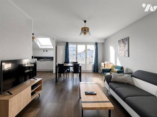 Appartement à vendre 220 500 € 2 pièces 1 chambre 58 m² Étage 2/2 Angers 49100