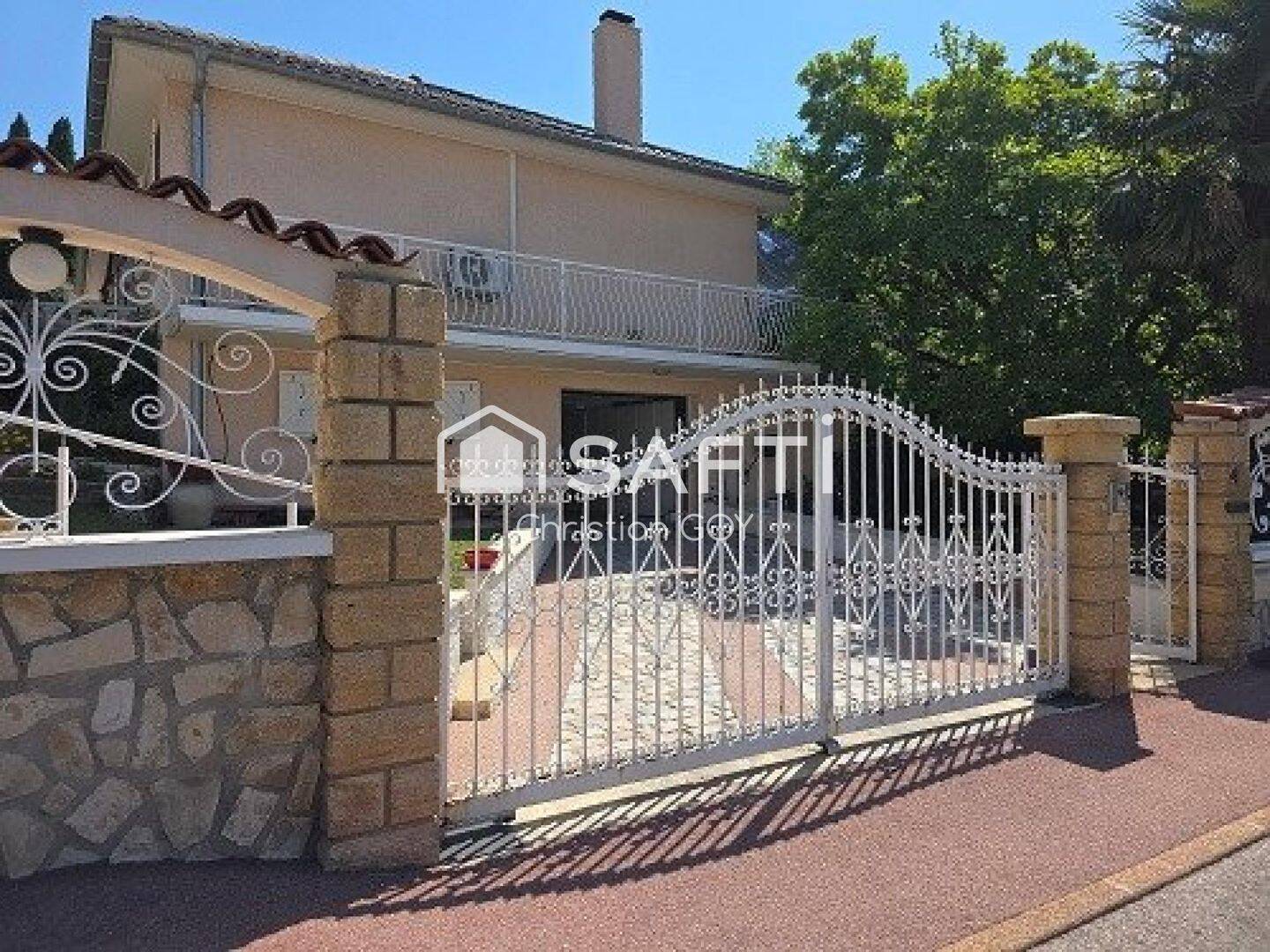 Maison 6 pièces 135 m² · à Saint-Bonnet-de-Mure · 135 m² · 569 000 €