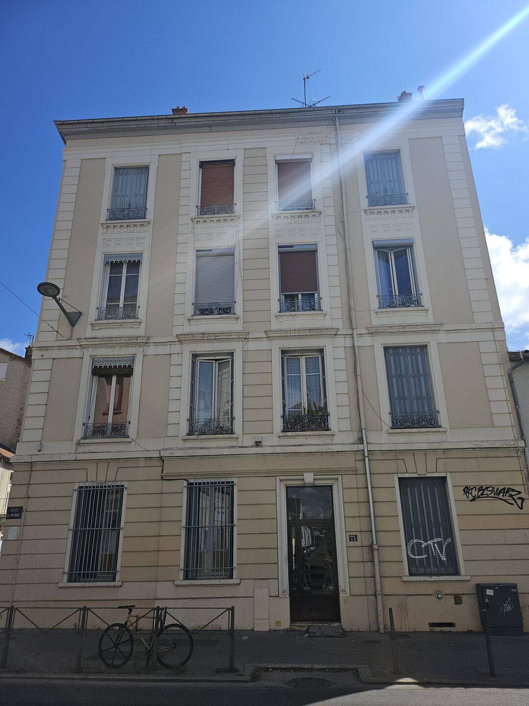 Appartement 1 pièce 11 m² · à Lyon 7ème Arrondissement · 11 m² · 260 €/mois