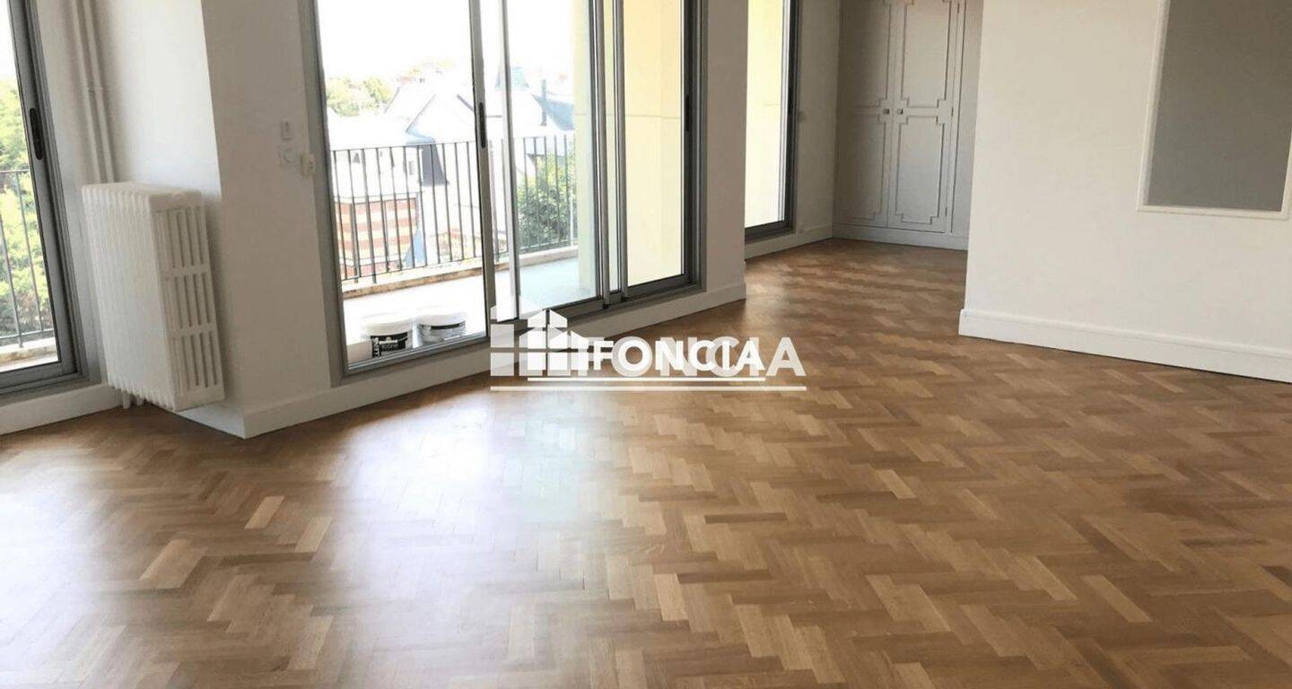 Appartement 5 pièces 129 m² · à Saint-Germain-en-Laye · 128,9 m² · 2 934 €