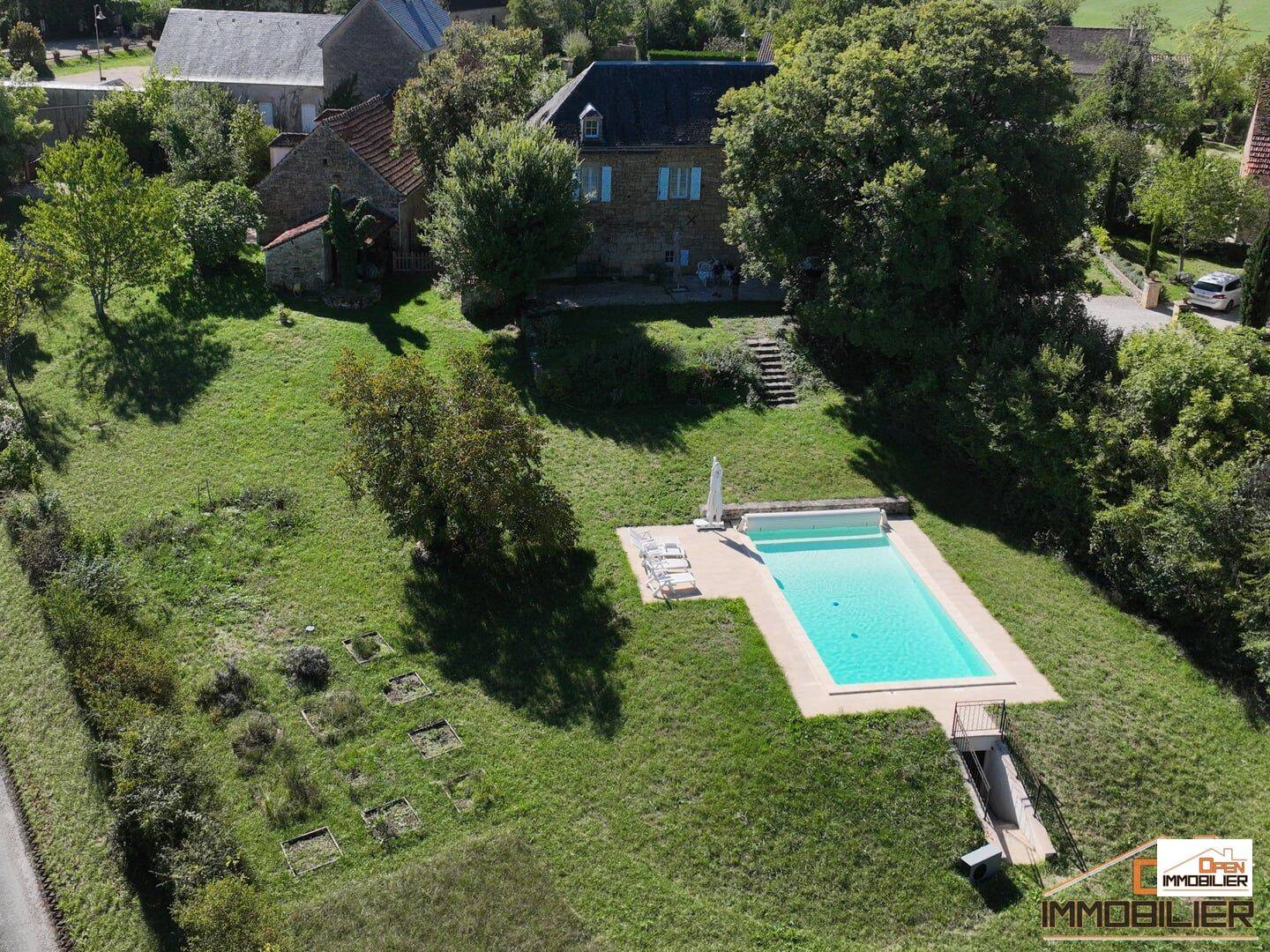 Maison 11 pièces 280 m² · à Nadaillac-de-Rouge · 280 m² · 495 000 €