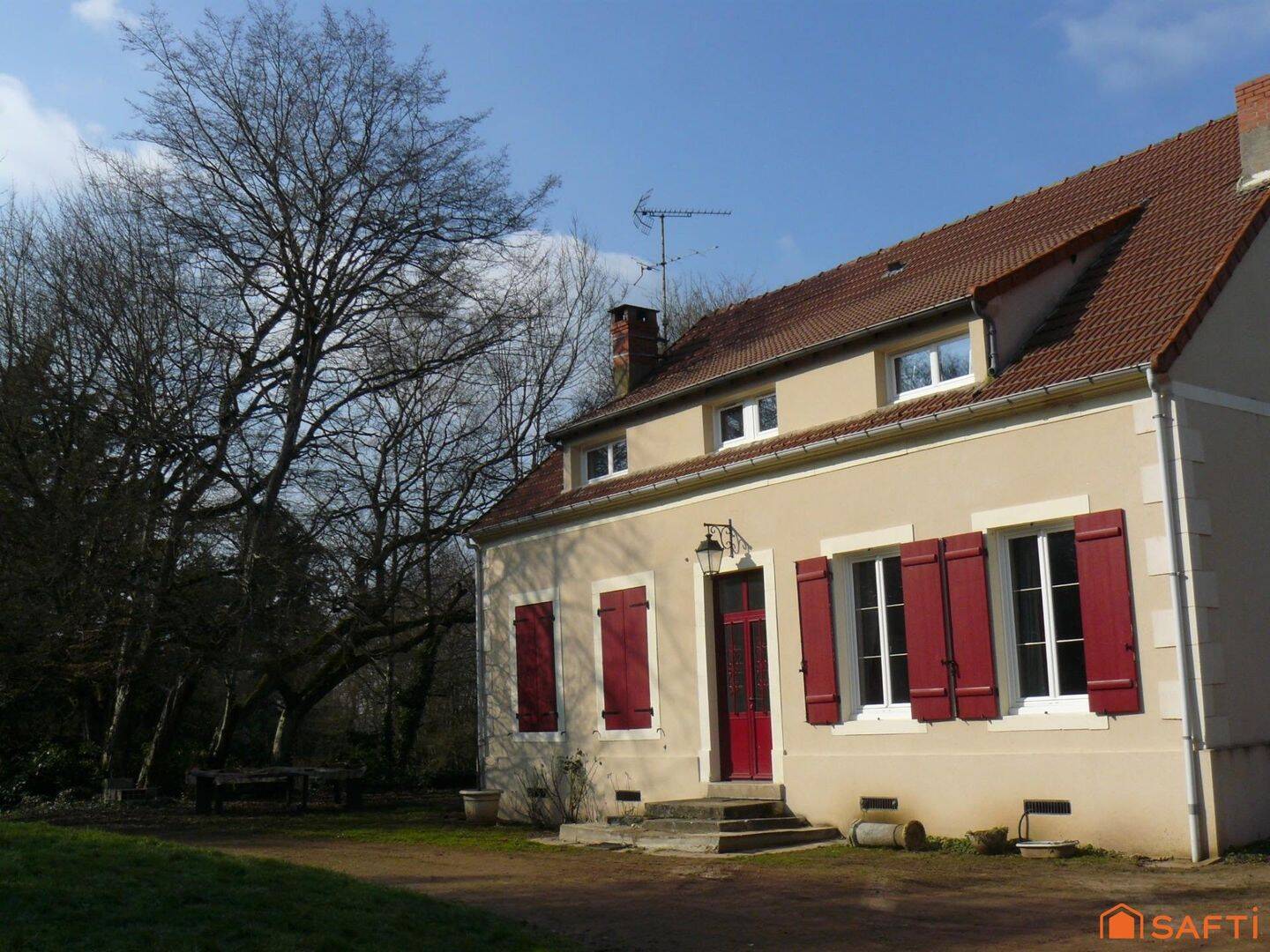 Maison 8 pièces 220 m² · à Maisonnais · 220 m² · 300 000 €