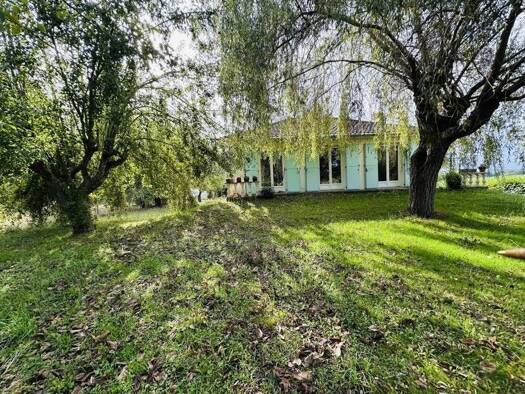 Maison à vendre 124 515 € 4 pièces 2 chambres 81 m² 3 211 m² de terrain Neuvic 24190