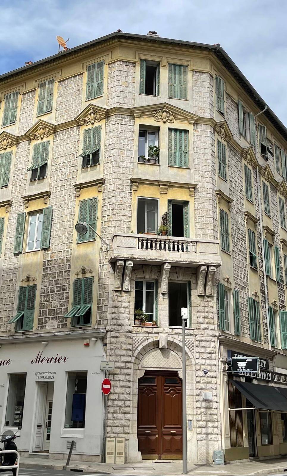 Appartement 5 pièces 76 m² · à Nice · 76 m² · 550 €