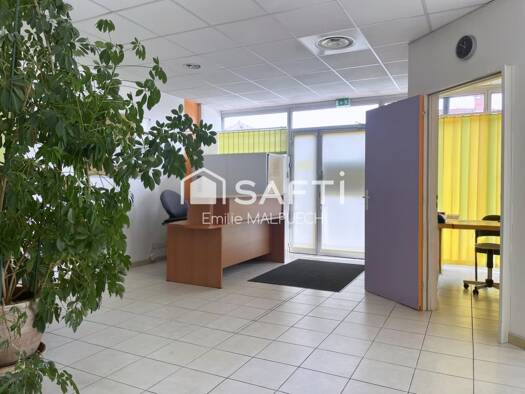 Local commercial à vendre 260 809 € 141 m² de surface de vente Lespinasse 31150