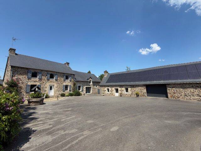 Maison 9 pièces 230 m² · à Rohan · 230 m² · 485 000 €