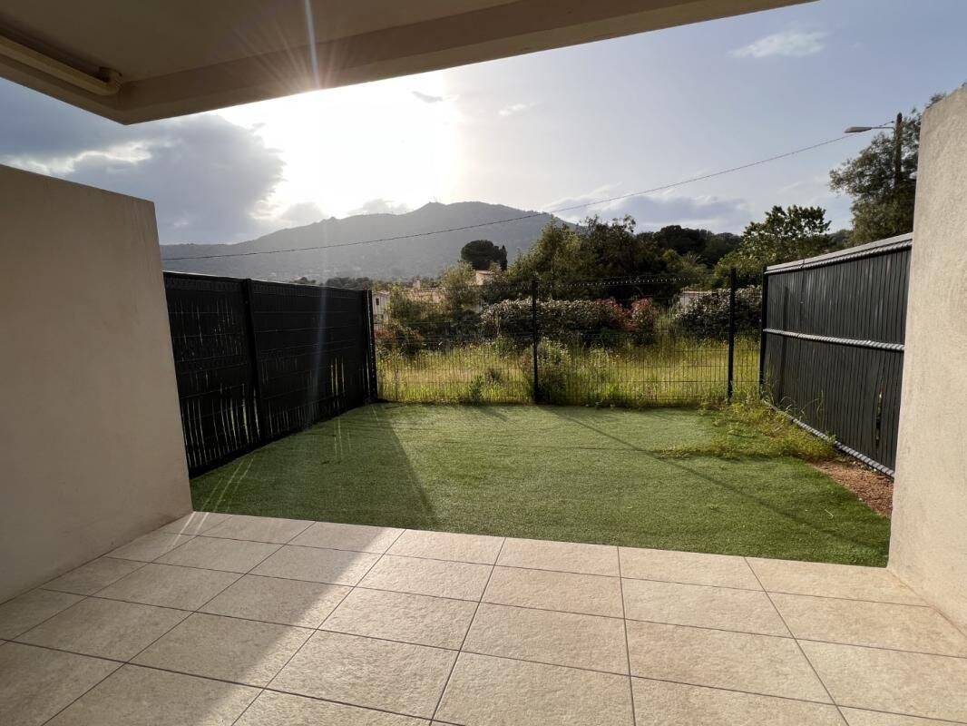 Appartement 3 pièces 65 m² · à Ajaccio · 65 m² · 914 €
