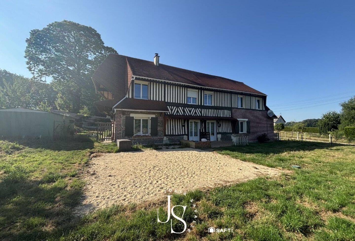 Maison 5 pièces 143 m² · à Bornambusc · 143 m² · 219 000 €